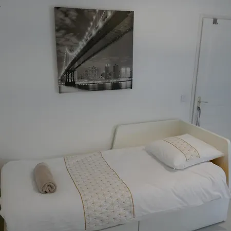 Szálloda Moderne Et Confort, Proche Disney/paris *